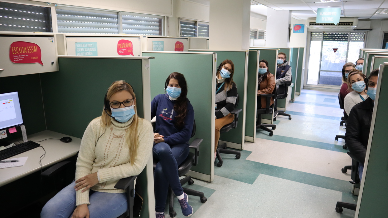 Equipe da Central de Atendimento do Hospital Mãe de Deus  Equipe da Central de Atendimento do Hospital Mãe de Deus