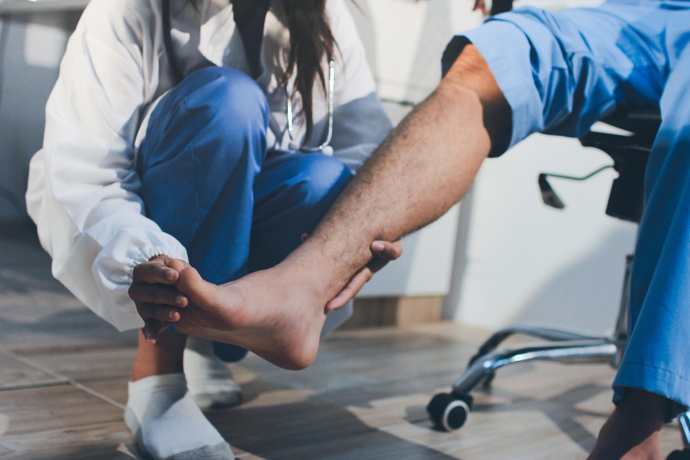 Ortopedista em Porto Alegre: quando consultar e como agendar no Hospital Mãe de Deus